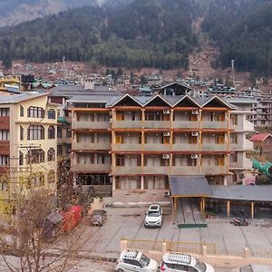 West Western Resort Manali #Neartomallroad #24Hourrestaurent #Gym #Lawn #Playingzone #Pooltable #Kidsfriendly #Mountainview #Tabletennis #Familyfriendly #Privateparking